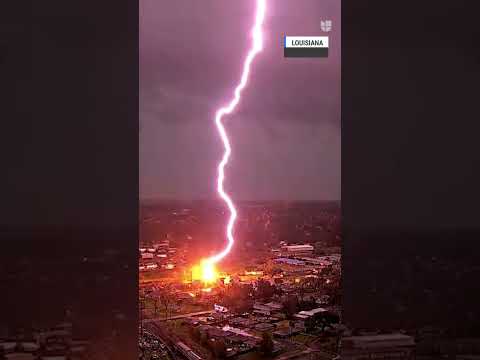 e29aa1efb88fimpresionante asi fue el impacto de un potente rayo en louisiana