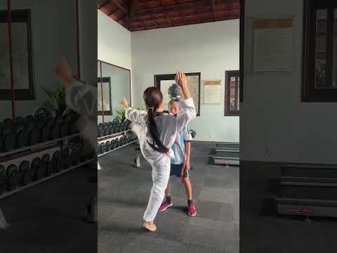 khi bong da ket hop voi taekwondo f09fa58be29abdefb88f football taekwondo