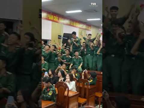 khi cac chu bo doi nghe nhac remix em la nhat mien tay shorts trend beautiful girl volemi