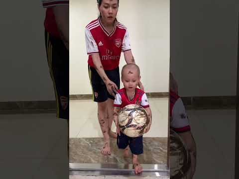 khong hieu la di da bong hay di loi bun baby babycute beyeu funny funnybaby betrai family
